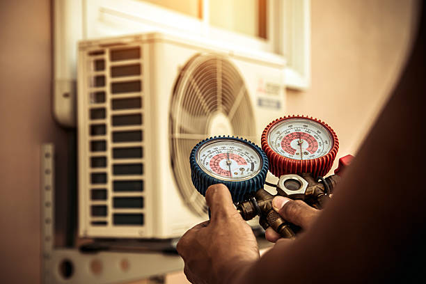 Professional Hvac technician working in Du Pont, GA